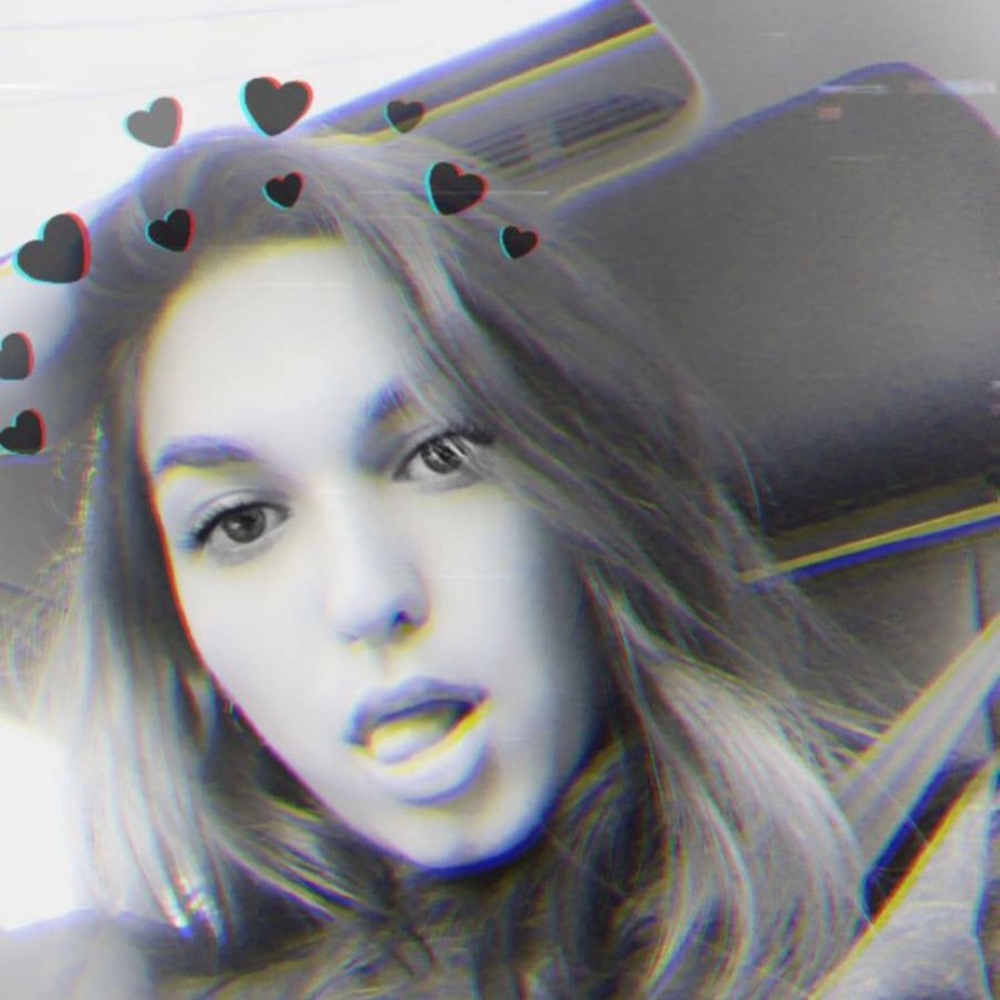 Meet your Posher, Eliana